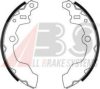 SUZUK 5321050A10 Brake Shoe Set